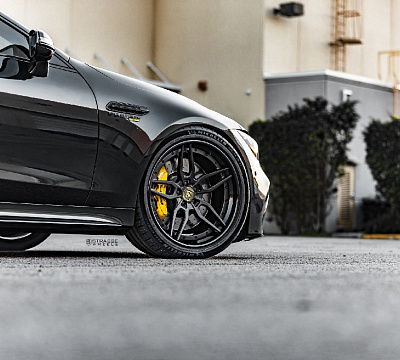 Фото дисков Strasse Wheels SV4 Deep Concave FS на Mercedes-Benz AMG GT I