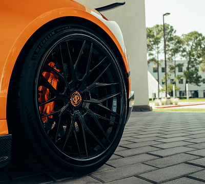 Фото дисков Strasse Wheels SV10M Deep Concave FS на Lamborghini Huracan
