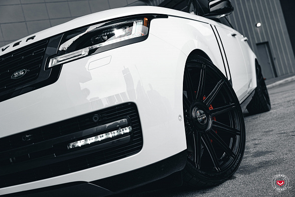 Фото дисков Vossen S17-12 Черный глянец на Land Rover Range Rover V