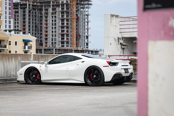 Фото дисков HRE S207 Черный сатин на Ferrari 488