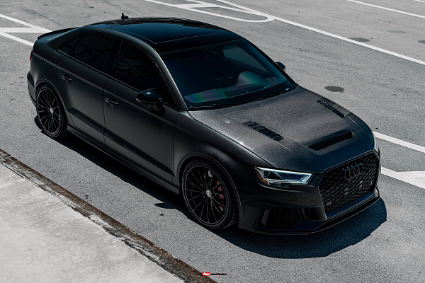 Фото дисков HRE P103 Черный глянец на Audi A/S/RS 3 (8V)