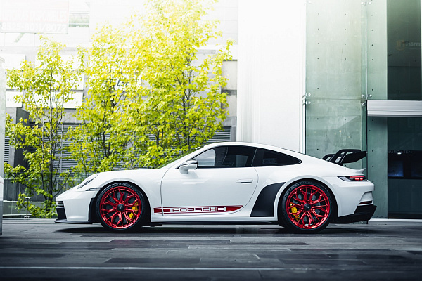 Фото дисков Brixton Forged PF10-RS Красный глянец на Porsche 911 VIII