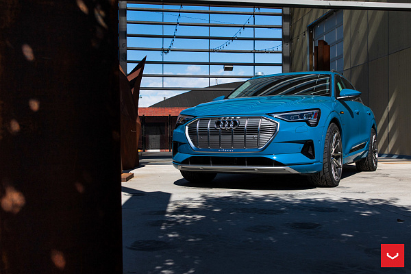 Фото дисков Vossen HF-3 Глянцевый графит на Audi E-tron