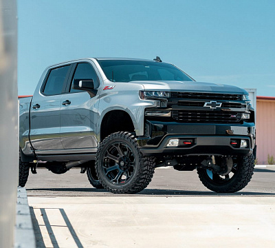 Фото дисков 4PLAY 4P70 на Chevrolet Silverado IV