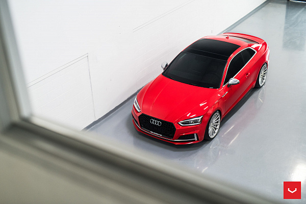 Фото дисков Vossen VFS-2 Серебро на Audi A/S/RS 5 (F5)