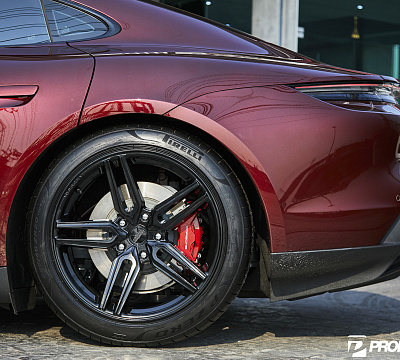 Фото дисков Vossen HF-1 на Porsche Taycan I