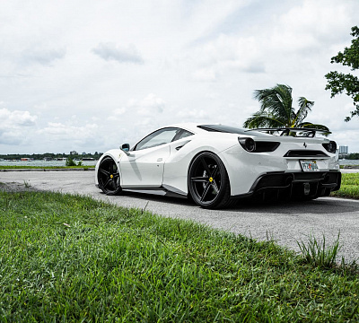 Фото дисков Vossen M-X5 на Ferrari 488