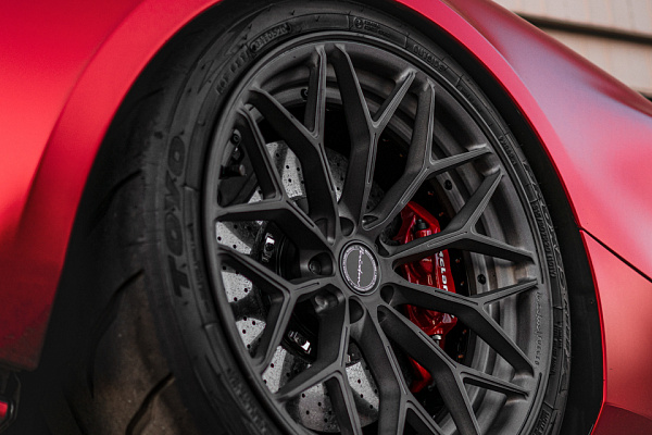 Фото дисков Brixton Forged CM6-R Сатиновый темный лак на McLaren 720S