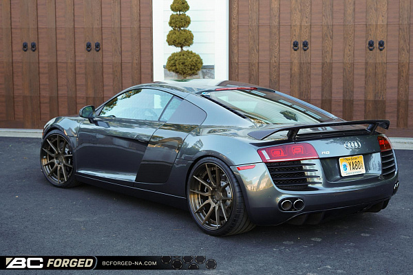 Фото дисков BC Forged HCA162 Сатиновая бронза на Audi R8 (Typ 42)