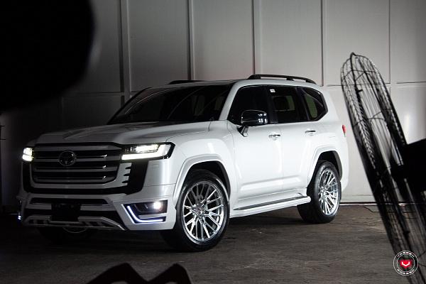 Фото дисков Vossen M-X3 Глянцевый лак на Toyota Land Cruiser 300
