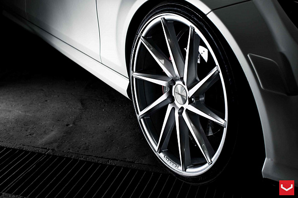 Фото дисков Vossen CVT Серебро на Mercedes-Benz C-Class (W204)