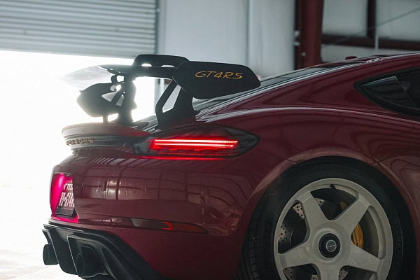 Фото дисков Brixton Forged TR04 Белый глянец на Porsche Cayman III