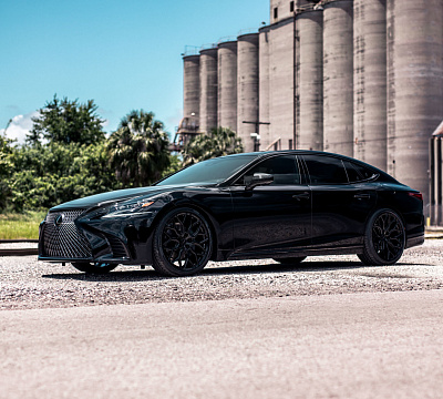 Фото дисков Vossen HF-2 на  Lexus LS V