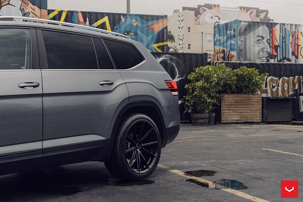 Фото дисков Vossen HFX-2 (5-Lug) Черный глянец на Volkswagen Atlas