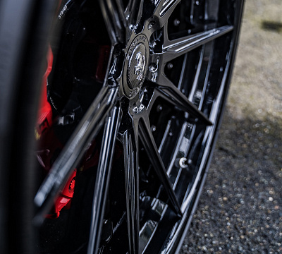 Фото дисков Strasse Wheels SV10 Deep Concave FS на Ferrari SF90