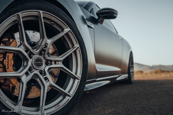 Фото дисков Brixton Forged CM5-R Сатиновый тонированный лак на Nissan GT-R