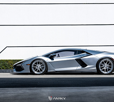 Фото дисков Anrky XR-301 на Lamborghini Revuelto