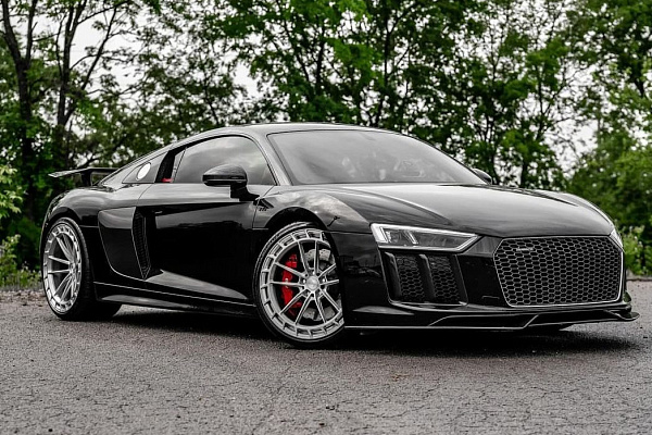 Фото дисков Bola FP3 Глянцевый лак на Audi R8 (4S)