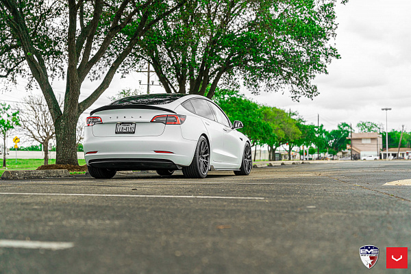 Фото дисков Vossen HF-4T Алмазная проточка на Tesla Model 3