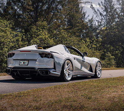 Фото дисков HRE S107SC на Ferrari 812