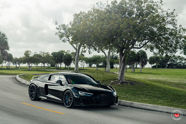 Фото дисков Vossen S21-01 Сатиновый темный лак на Audi R8 (4S)