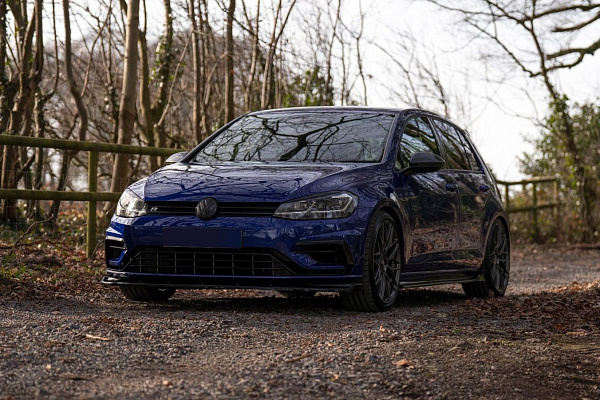 Фото дисков Bola B17 Сатиновый графит на Volkswagen Golf VII