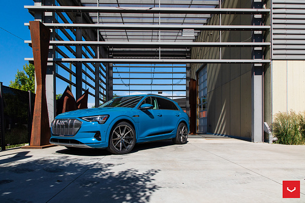 Фото дисков Vossen HF-3 Глянцевый графит на Audi E-tron