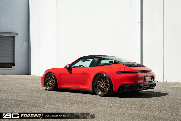 Фото дисков BC Forged MHK519 Сатиновая бронза на Porsche 911 VIII