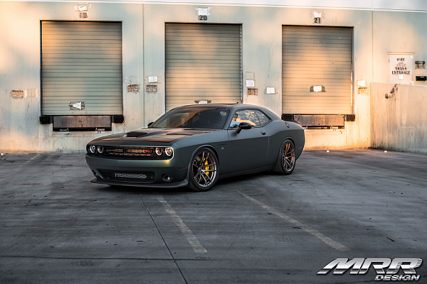 Фото дисков MRR M392 Сатиновая бронза на Dodge Challenger III