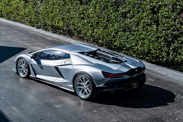 Фото дисков Anrky XR-301 Глянцевый лак на Lamborghini Revuelto