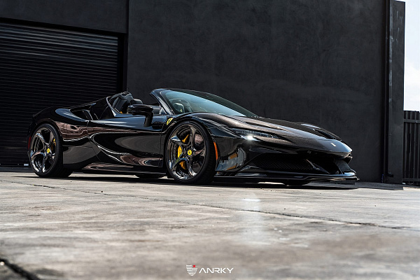 Фото дисков Anrky XR-205 Глянцевый темный лак на Ferrari SF90