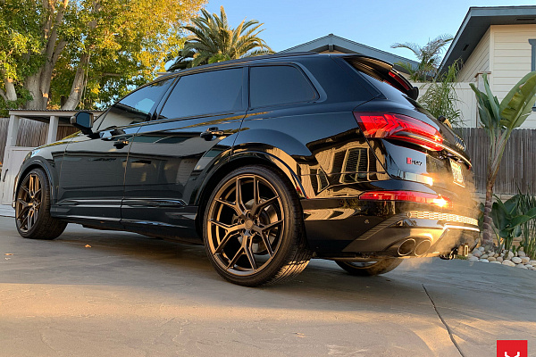 Фото дисков Vossen HF-5 Сатиновая бронза на Audi Q7 (4M)