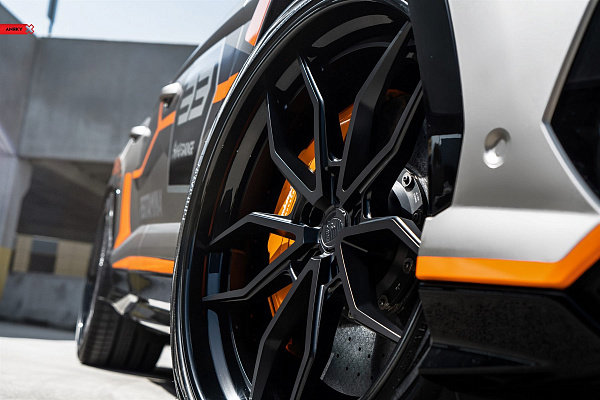 Фото дисков Anrky AN31 Черный глянец на Lamborghini Urus