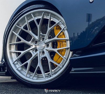 Фото дисков Anrky AN30 на Ferrari 812