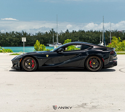 Фото дисков Anrky AN27 на Ferrari 812
