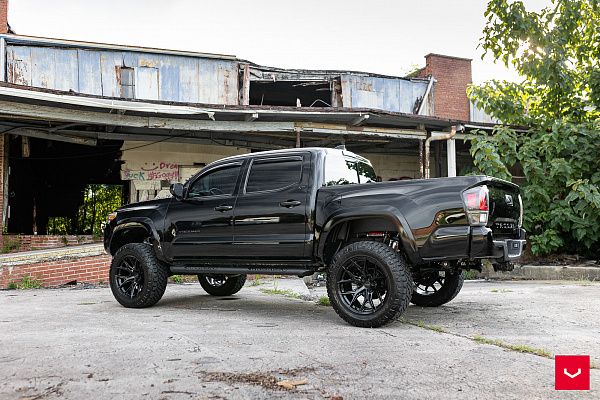 Фото дисков Vossen HF6-4 Черный глянец на Toyota Tacoma III