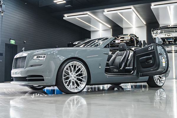Фото дисков Anrky AN30 Глянцевый лак на Rolls-Royce Wraith