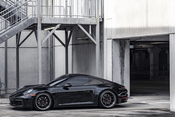 Фото дисков Strasse Wheels SV5 Deep Concave FS Черный сатин на Porsche 911 VIII