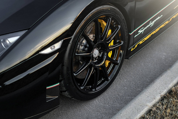 Фото дисков HRE RC103 Черный глянец на Lamborghini Gallardo