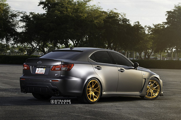 Фото дисков Strasse Wheels SM5R Deep Concave Monoblock Сатиновое золото на Lexus IS II