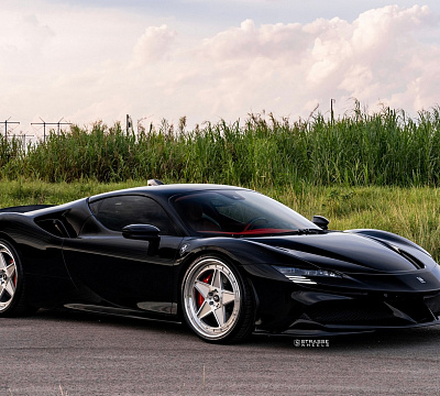 Фото дисков Strasse Wheels F5 Track на Ferrari SF90