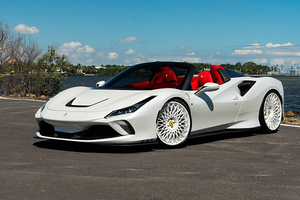 Фото дисков Anrky RS7.3 Белый сатин на Ferrari F8