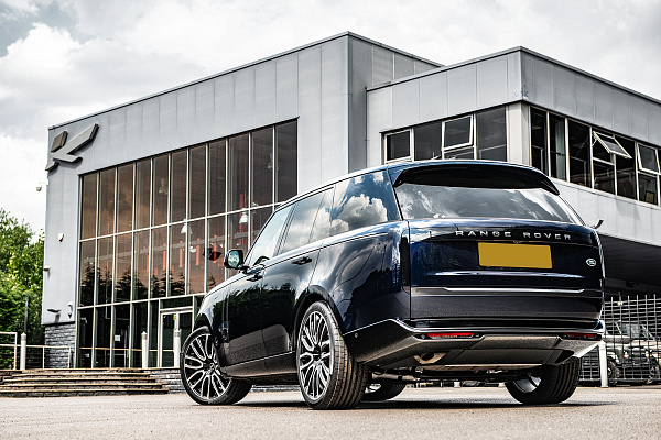 Фото дисков Kahn Pace Car  на Land Rover Range Rover V