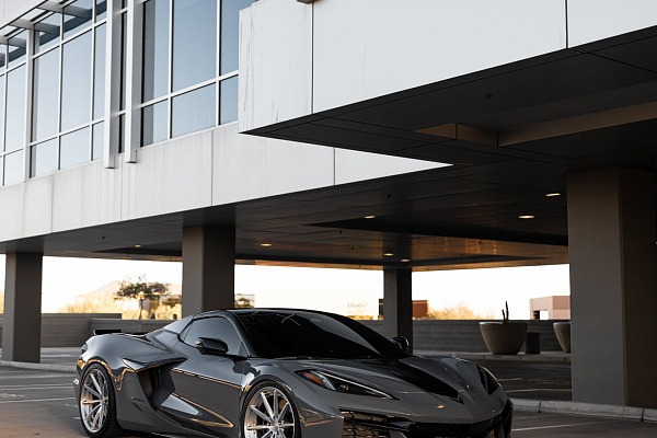Фото дисков Brixton Forged R11-R Глянцевый лак на Chevrolet Corvette C8