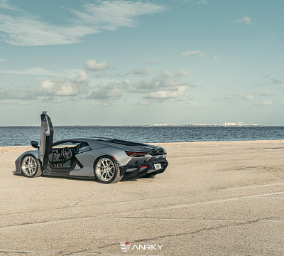 Фото дисков Anrky XR-301 на Lamborghini Revuelto