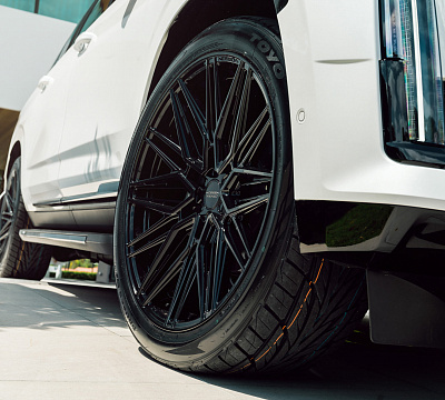 Фото дисков Vossen HF6-5 на Cadillac Escalade V