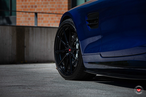 Фото дисков Vossen M-X2 Черный глянец на Mercedes-Benz AMG GT I