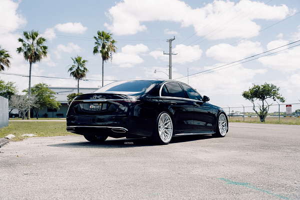 Mercedes Benz S580
