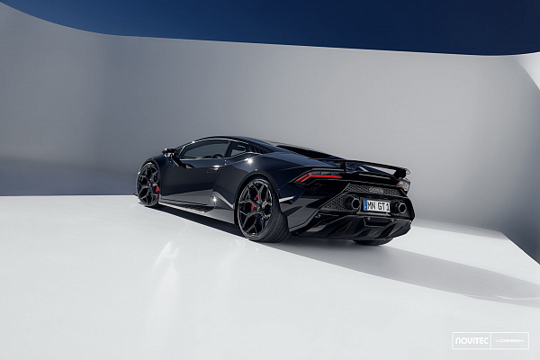 Фото дисков NOVITEC NL4 Черный глянец на Lamborghini Huracan