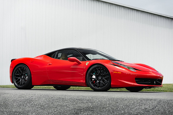 Фото дисков Brixton Forged TR08 Черный сатин на Ferrari 458